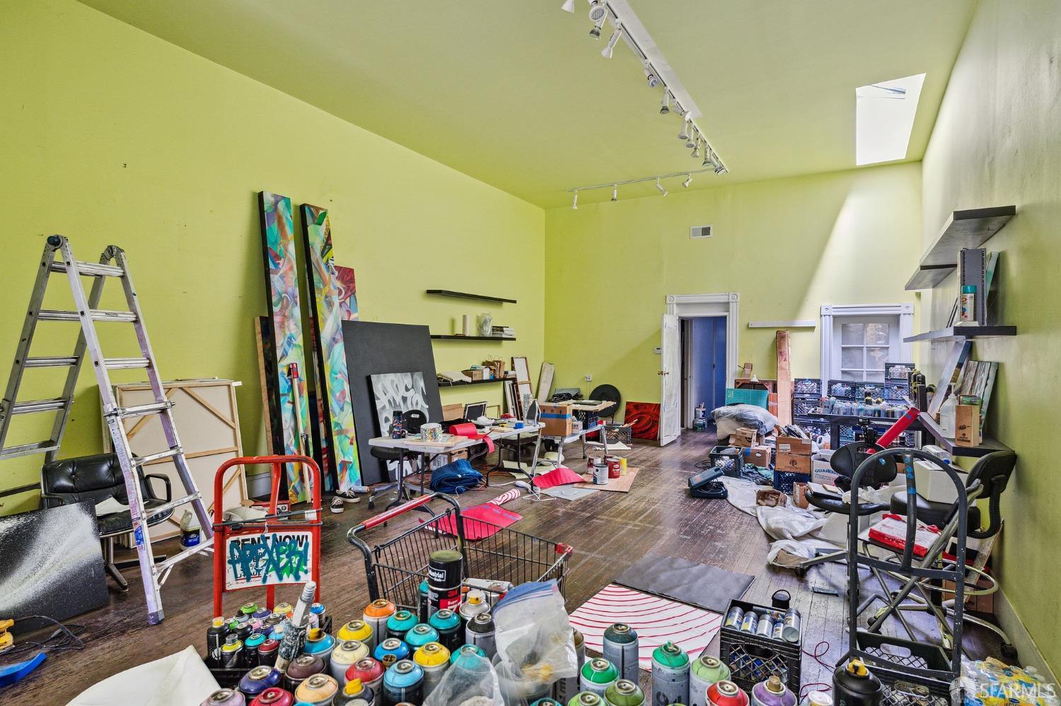 423 South Van Ness Avenue