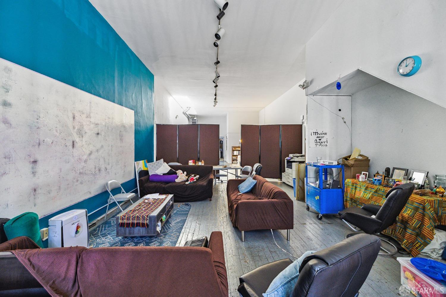 423 South Van Ness Avenue