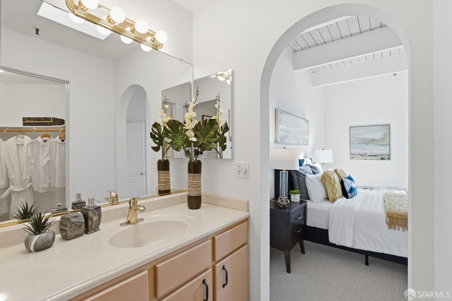 1960 Hayes Street # 8