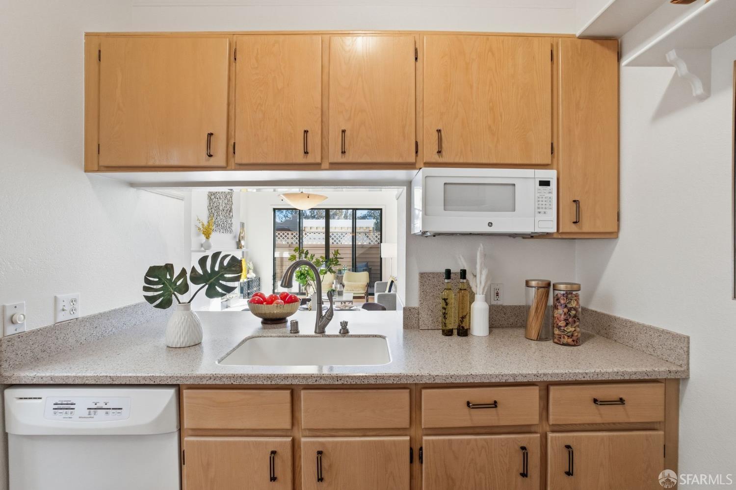 1960 Hayes Street # 8