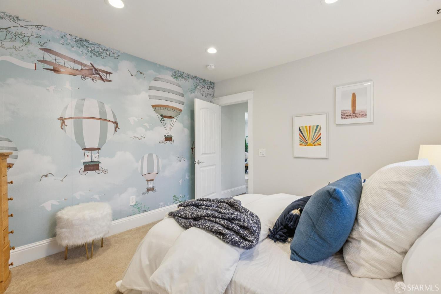 165 W Macarthur Boulevard