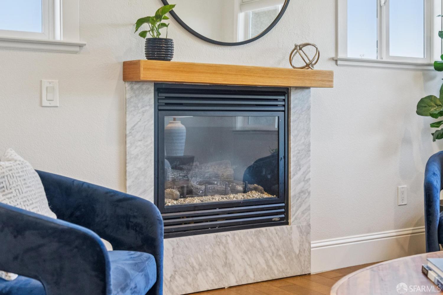 165 W Macarthur Boulevard