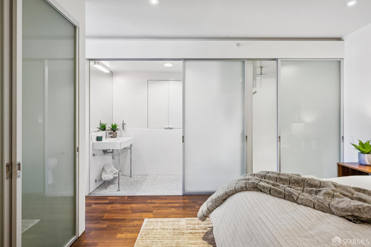 2020 Ellis Street # 402