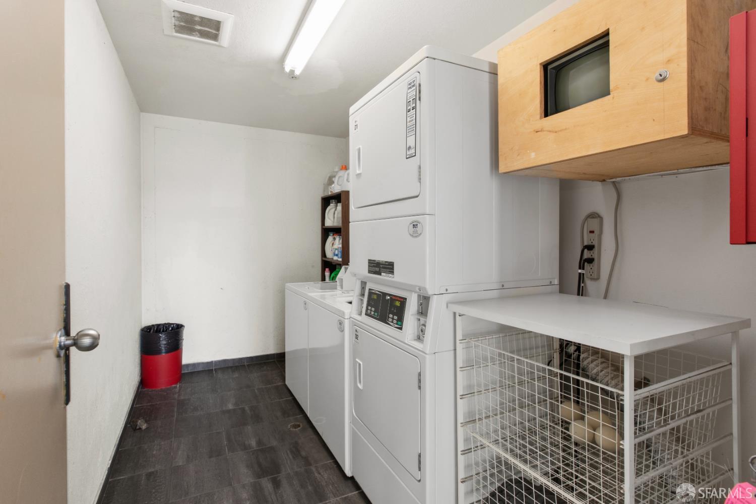 68 Mccoppin Street # 11