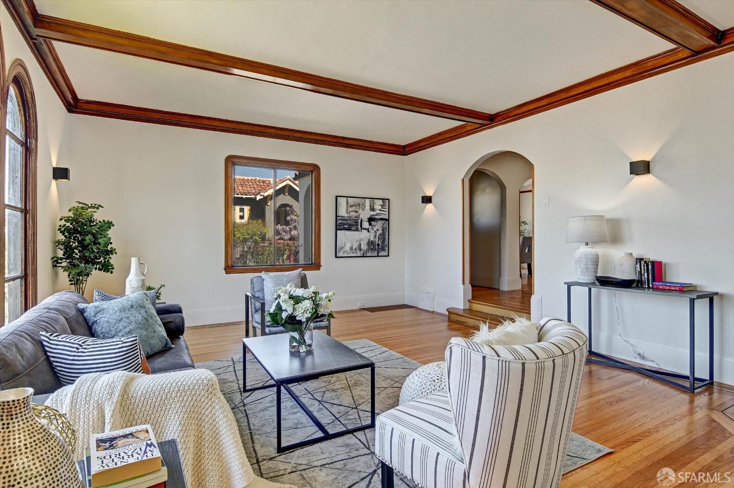 301 Santa Ana Avenue