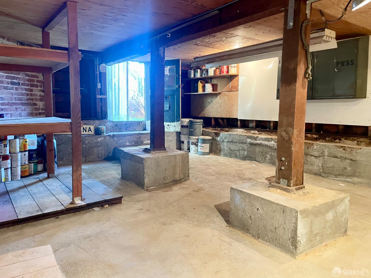 301 Santa Ana Avenue