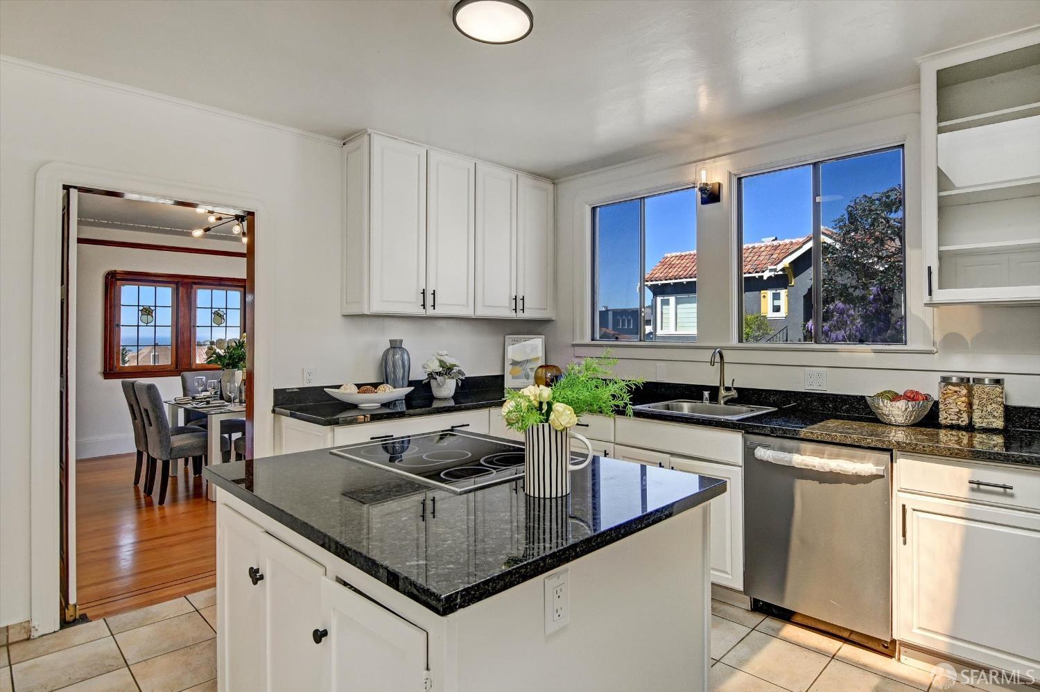 301 Santa Ana Avenue