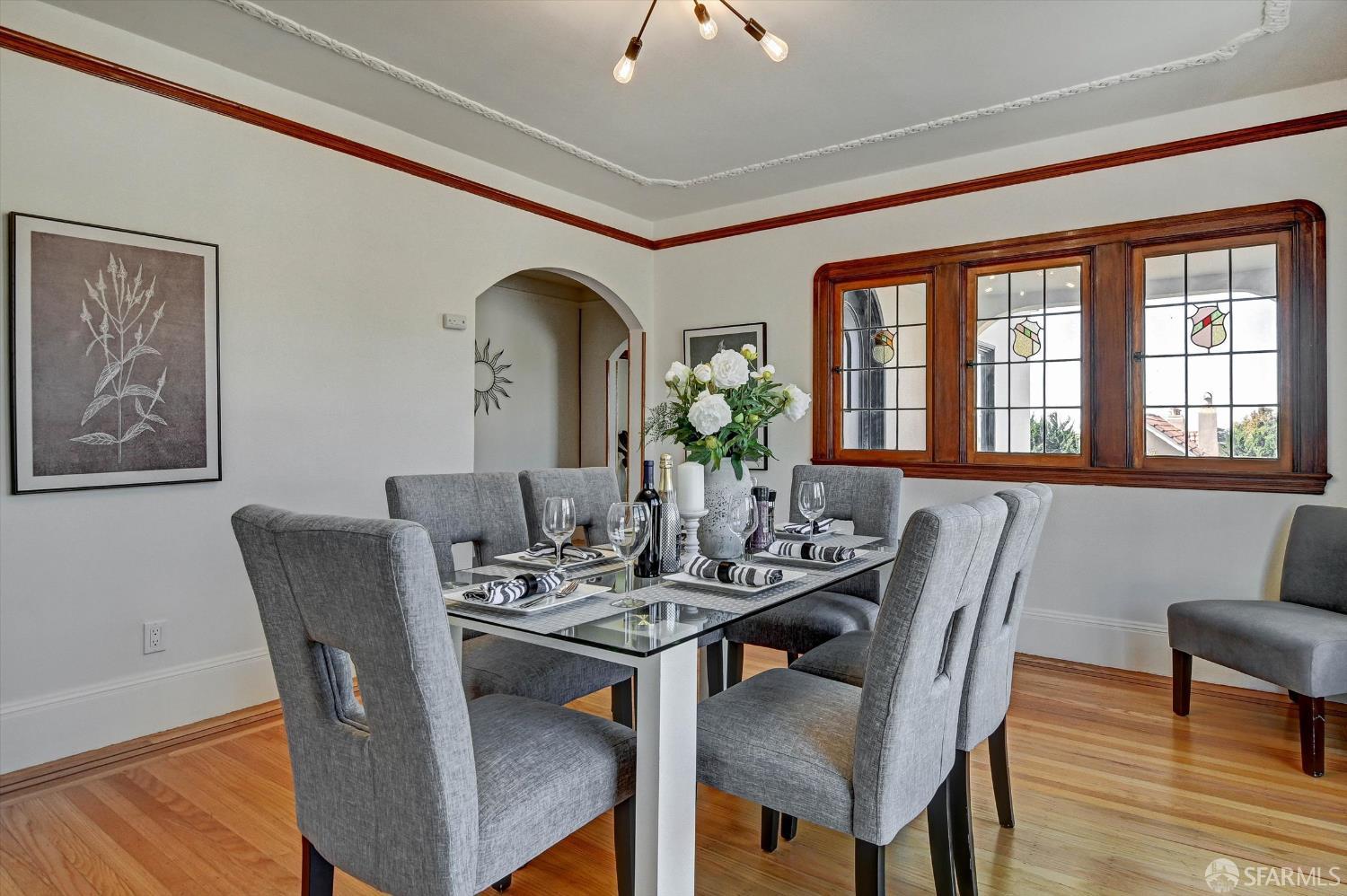 301 Santa Ana Avenue