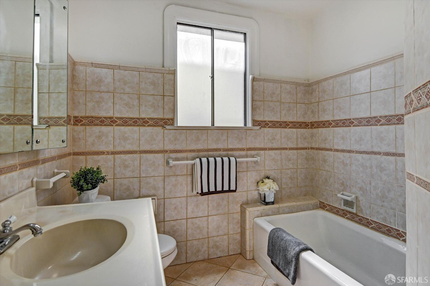 301 Santa Ana Avenue