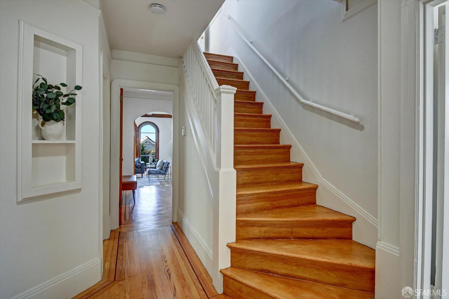 301 Santa Ana Avenue