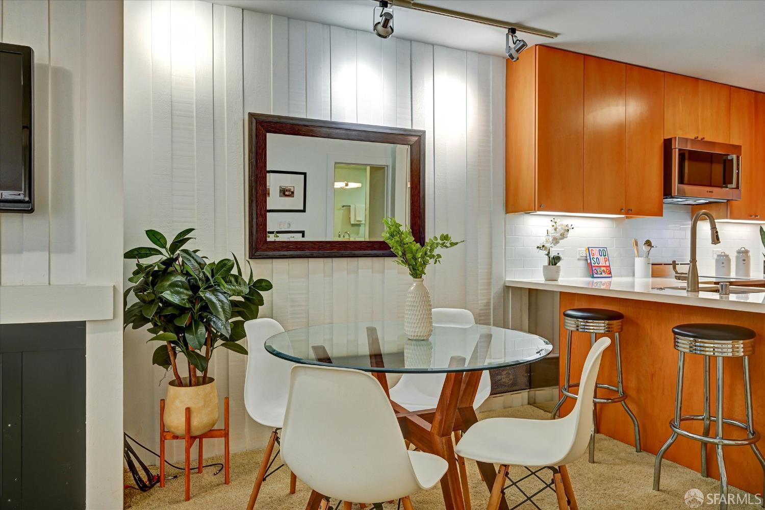 60 Ora Way # 105H