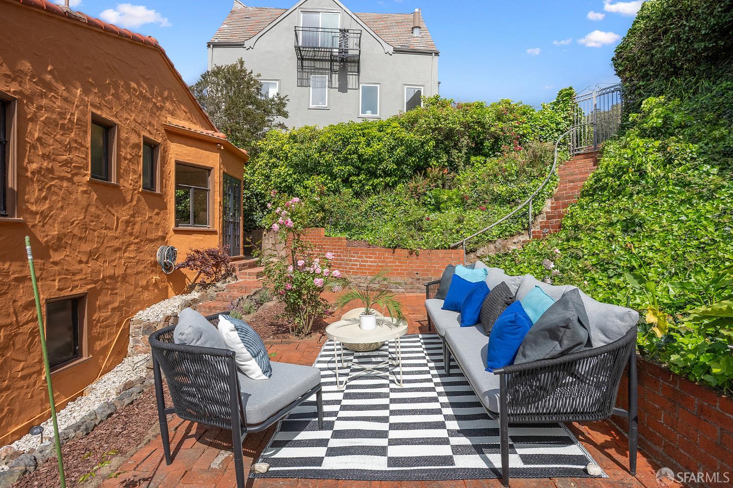 1135 Portola Drive