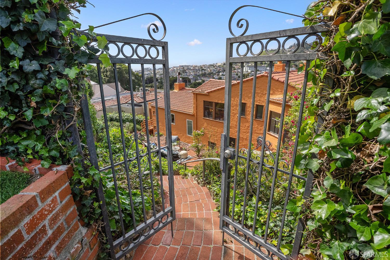 1135 Portola Drive