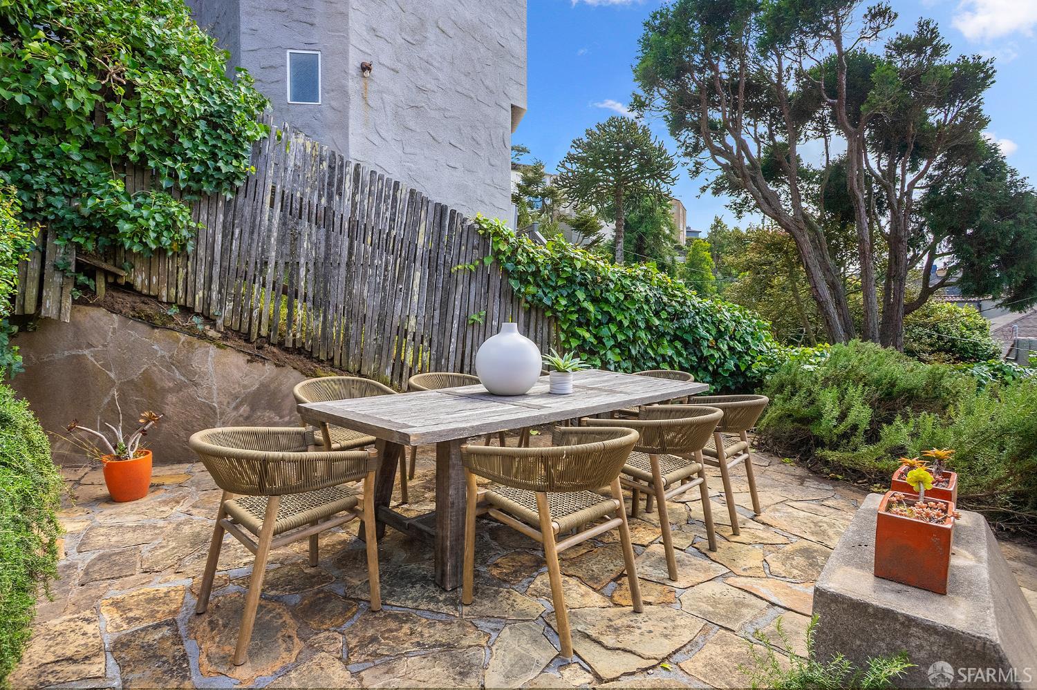 1135 Portola Drive