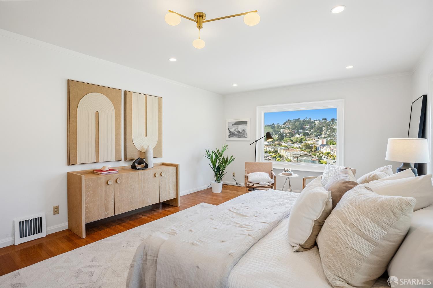 1135 Portola Drive