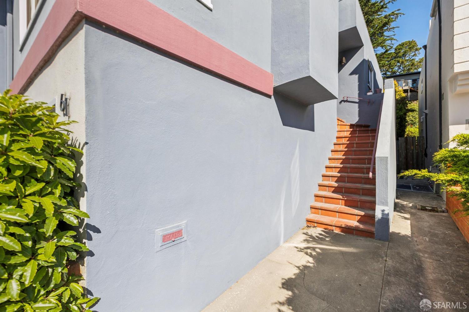 61 Clairview Court