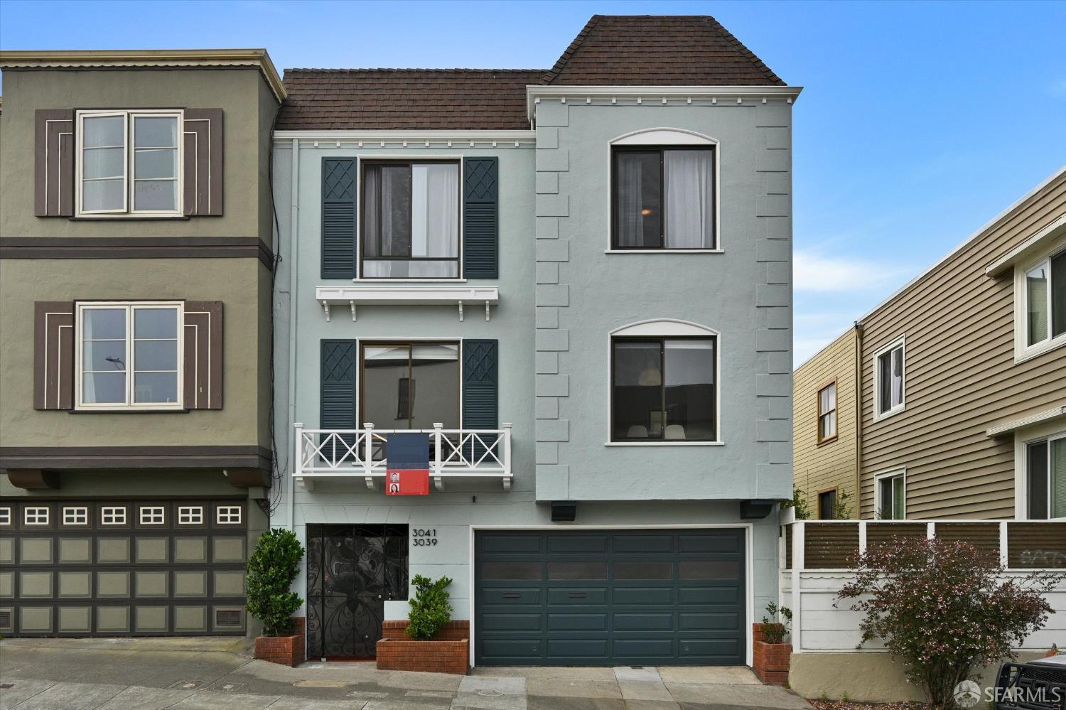 3039-3041 Judah Street
