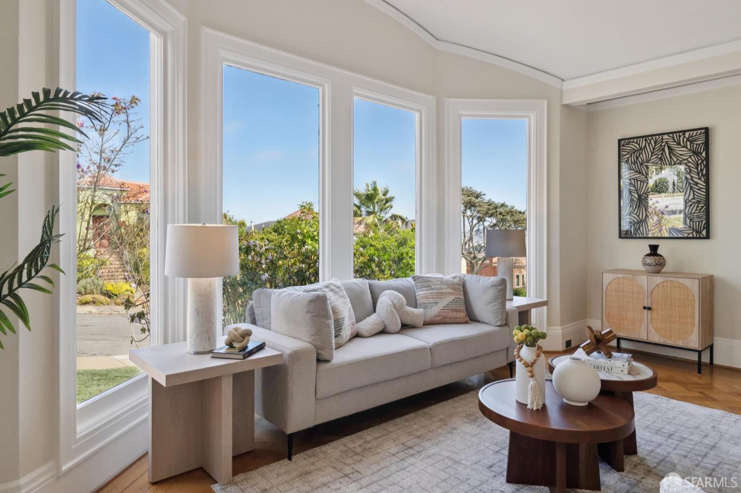 345 Colon Avenue