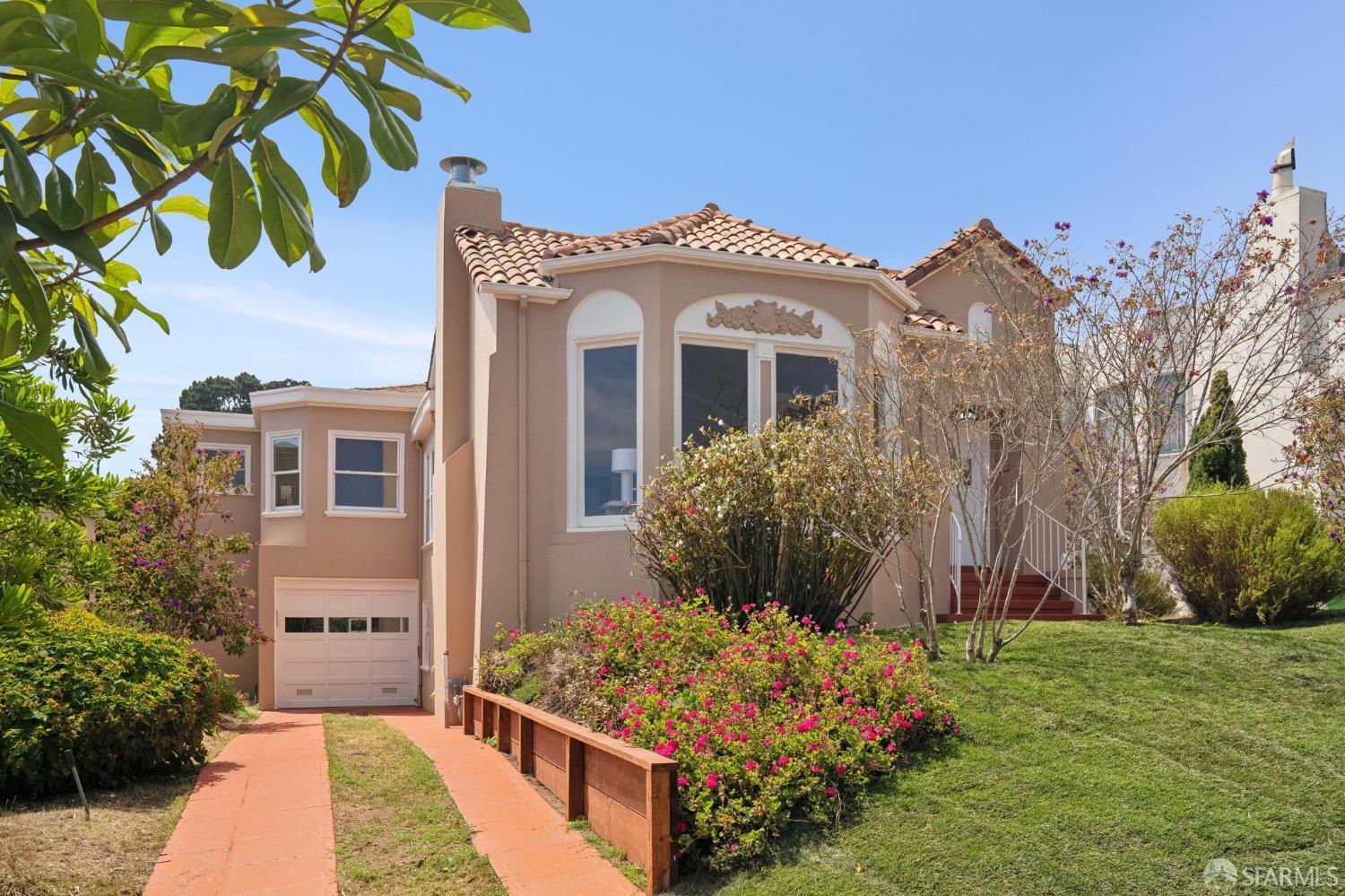 345 Colon Avenue
