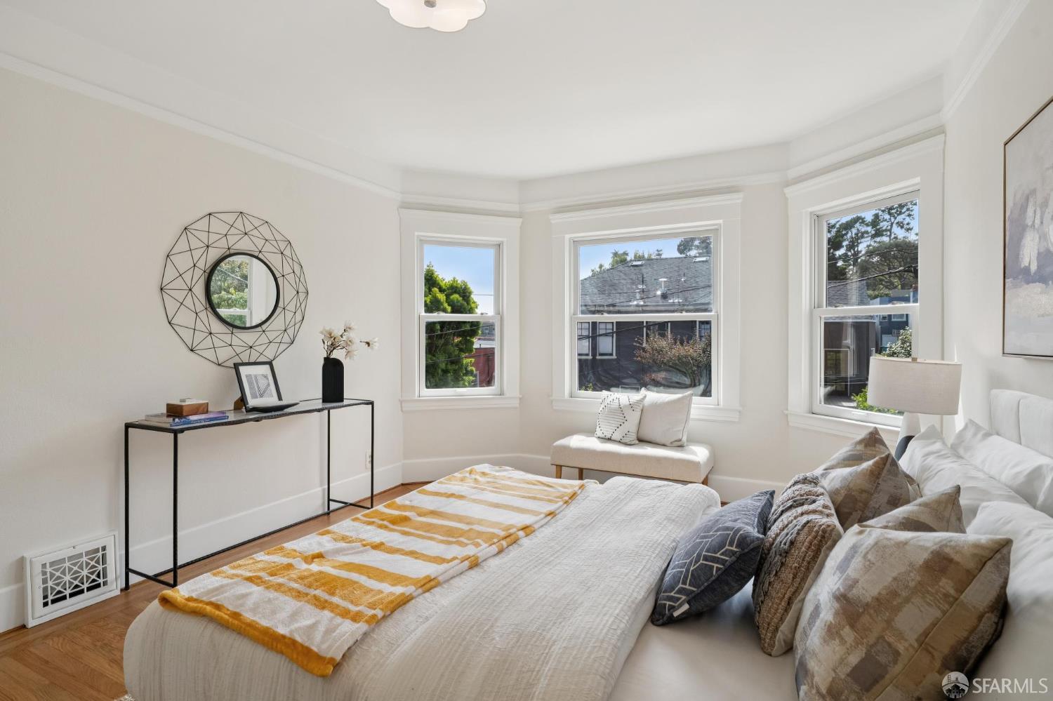 345 Colon Avenue
