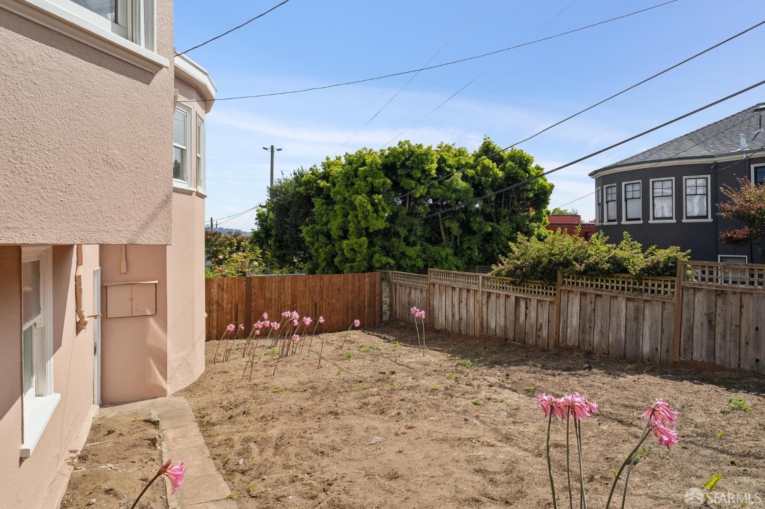 345 Colon Avenue