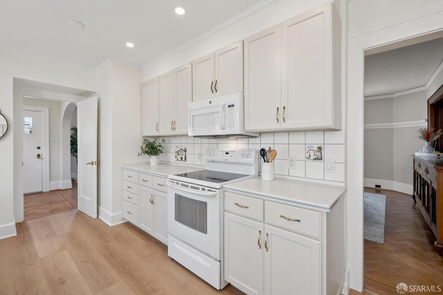 345 Colon Avenue