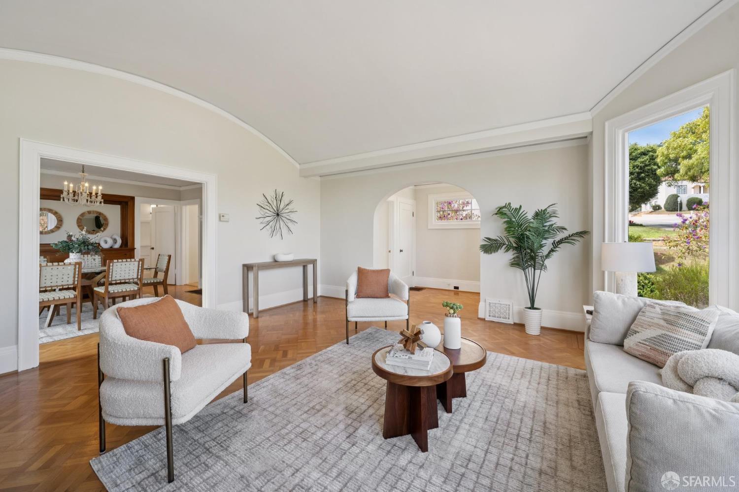 345 Colon Avenue