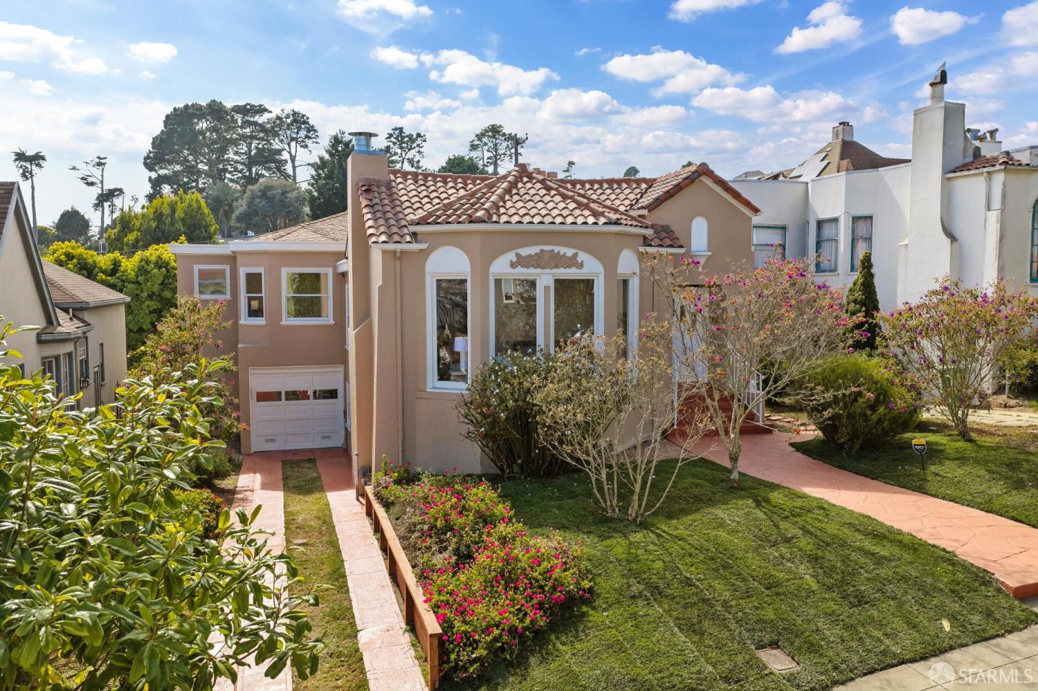 345 Colon Avenue