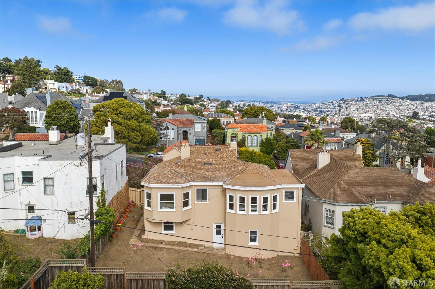 345 Colon Avenue