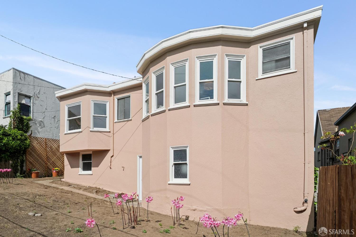 345 Colon Avenue