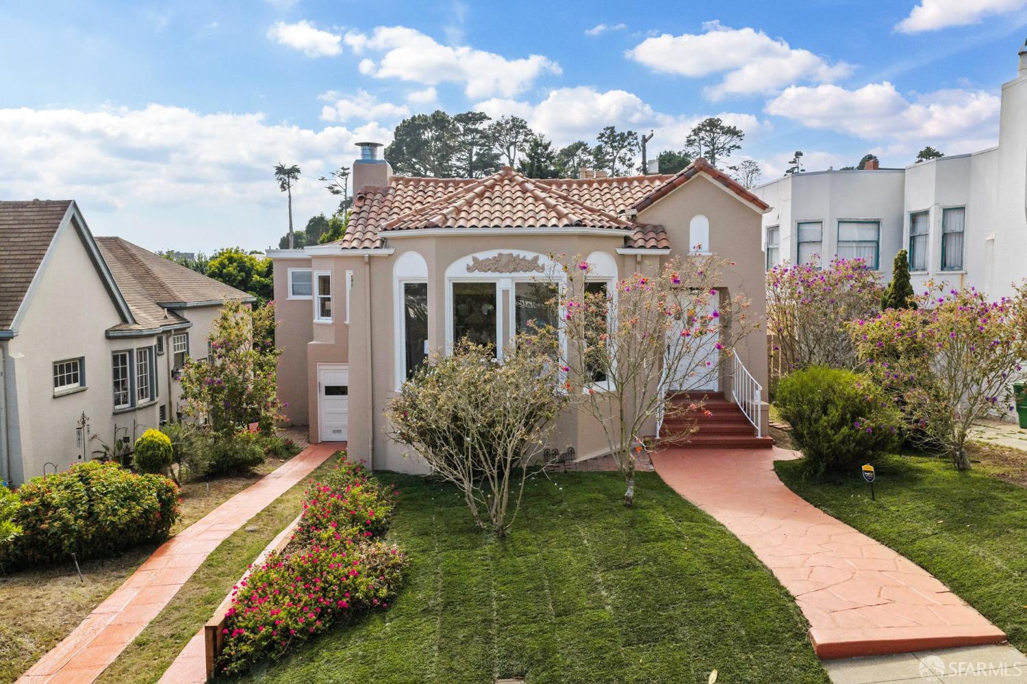 345 Colon Avenue