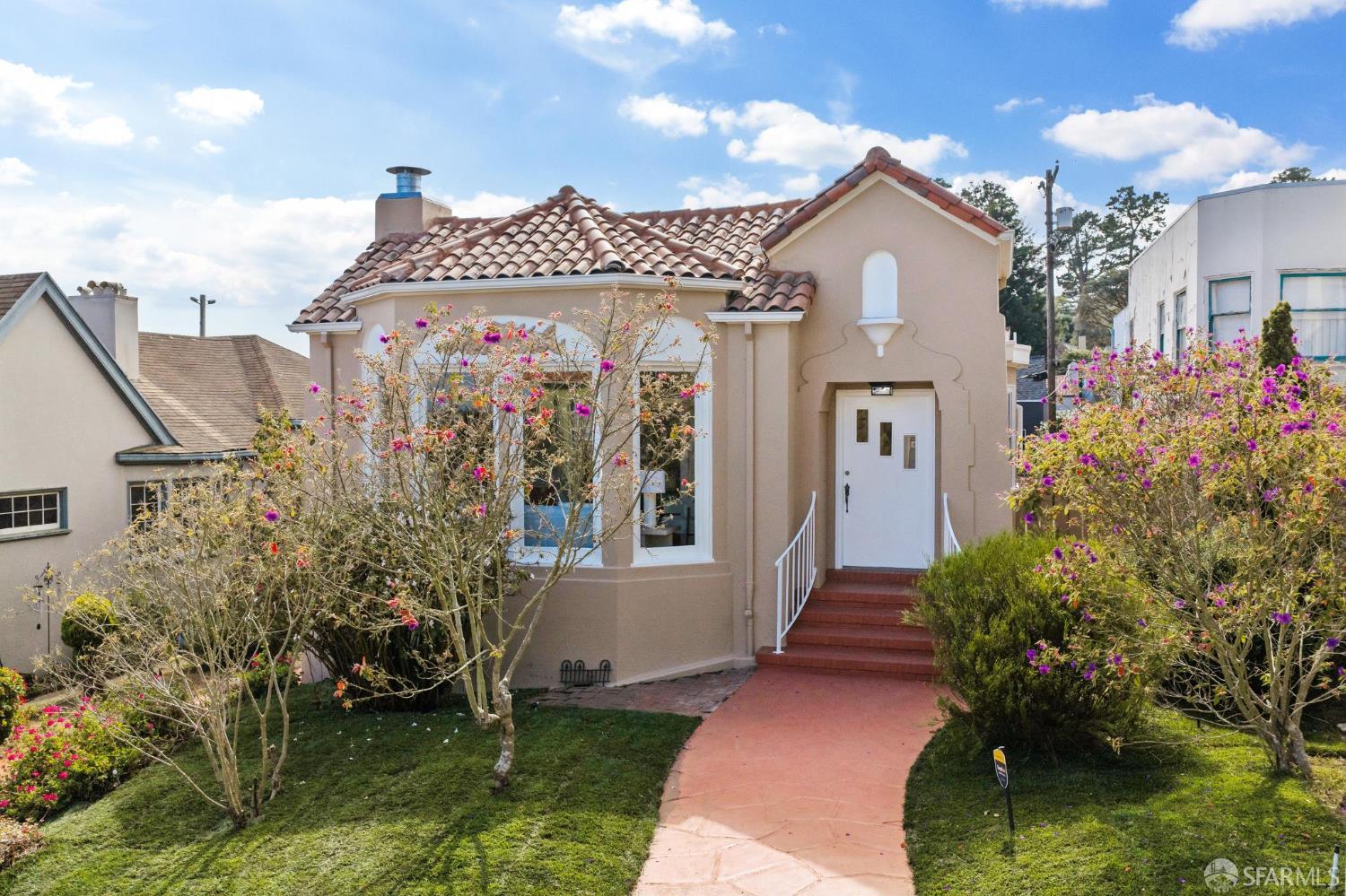 345 Colon Avenue