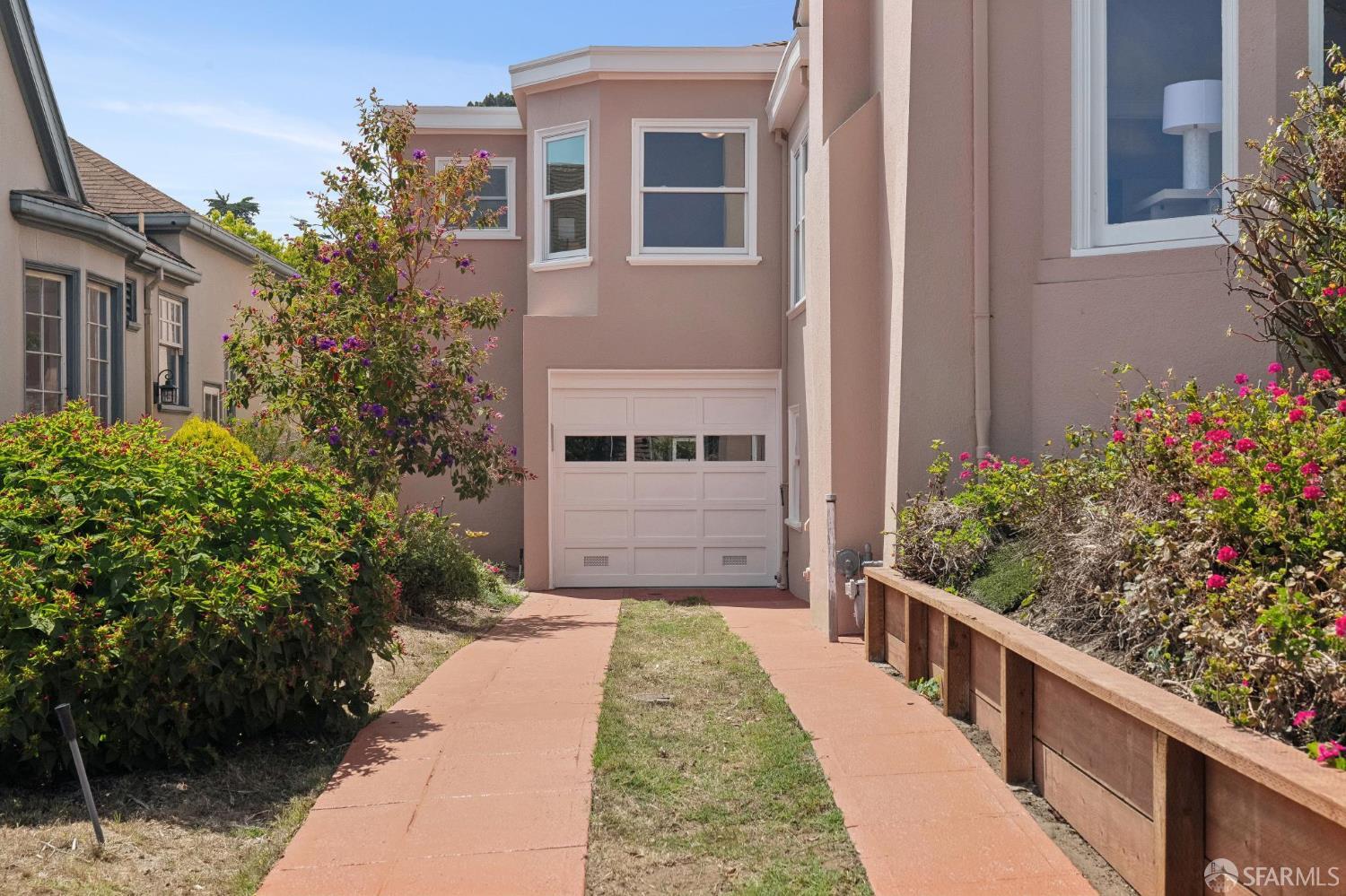 345 Colon Avenue