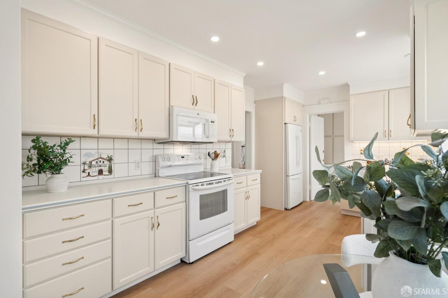 345 Colon Avenue
