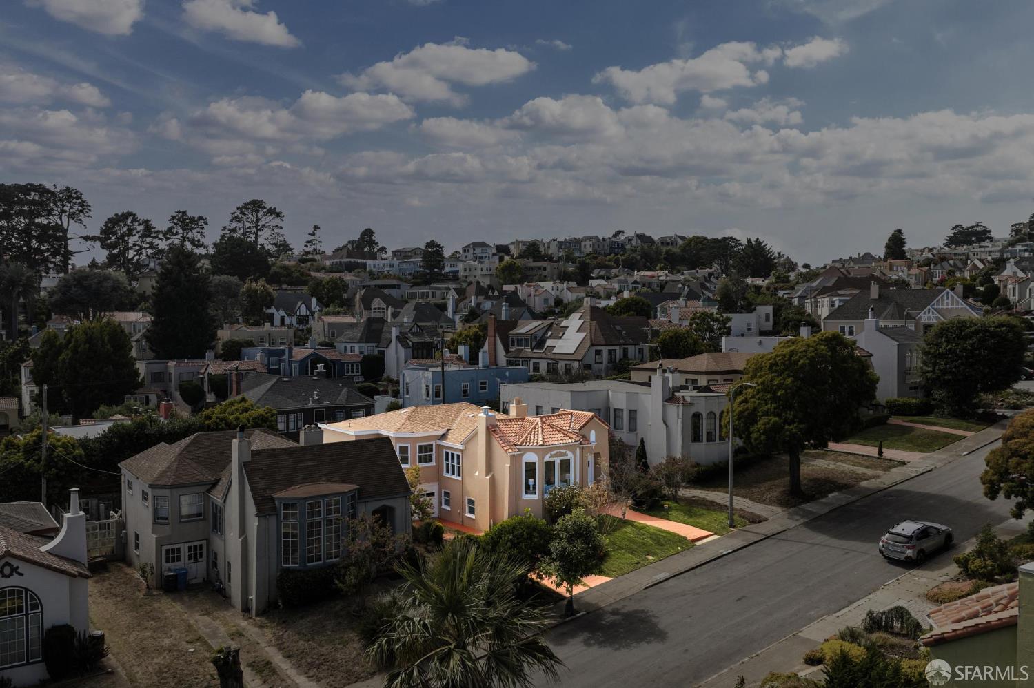 345 Colon Avenue