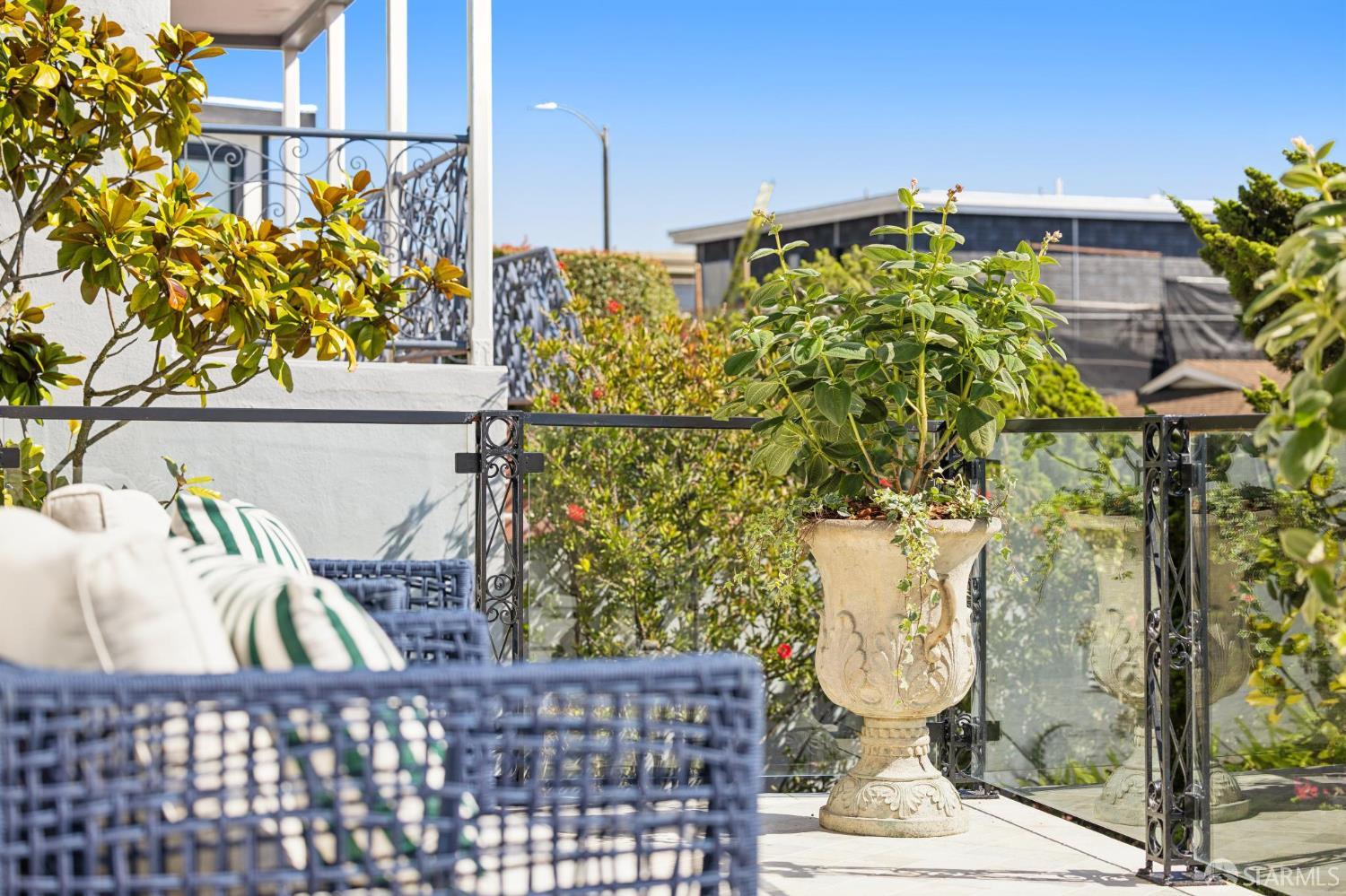 15 Cresta Vista Drive