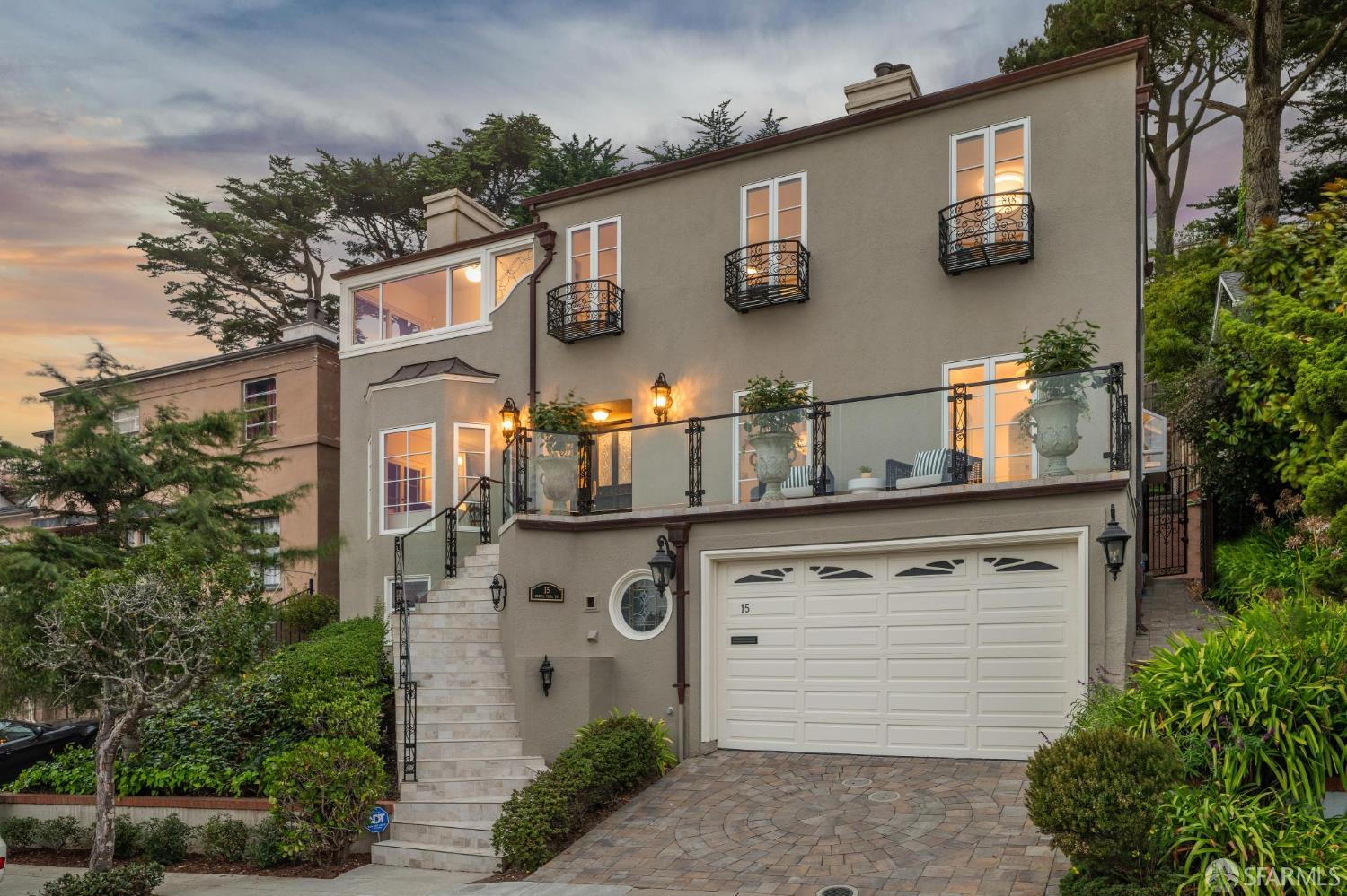 15 Cresta Vista Drive