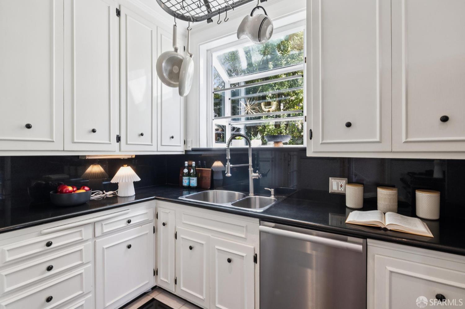 15 Cresta Vista Drive