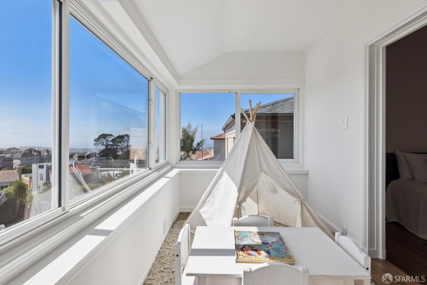15 Cresta Vista Drive