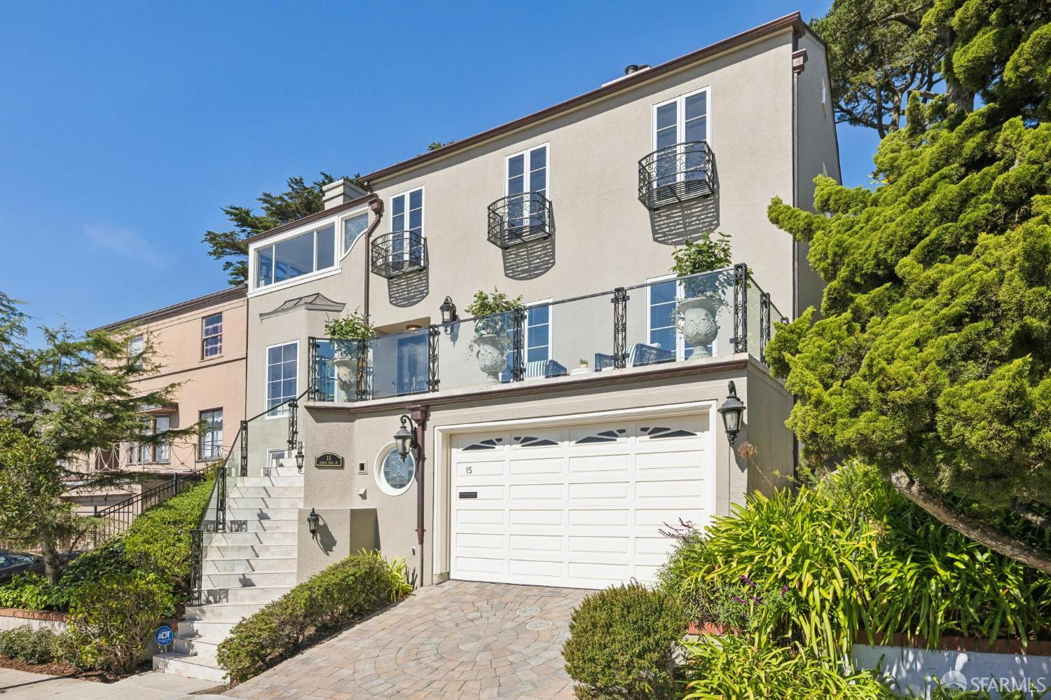 15 Cresta Vista Drive