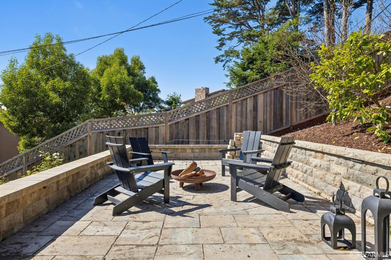 15 Cresta Vista Drive