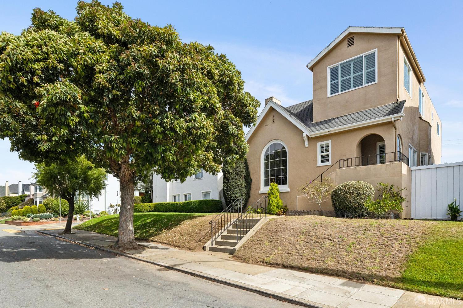 309 San Fernando Way