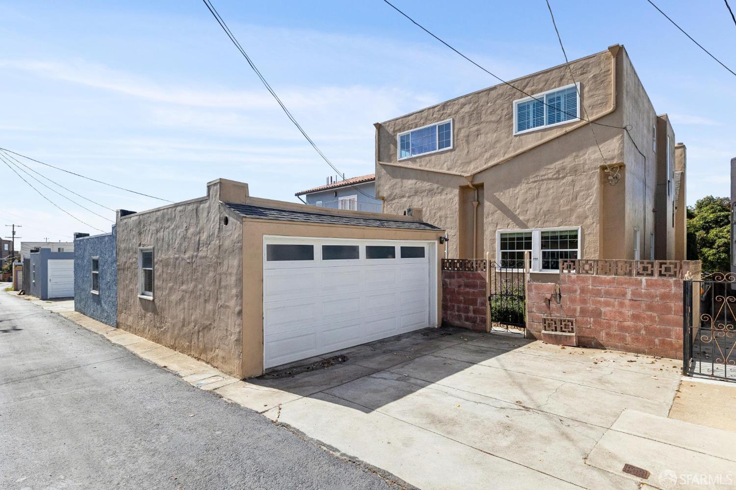 309 San Fernando Way