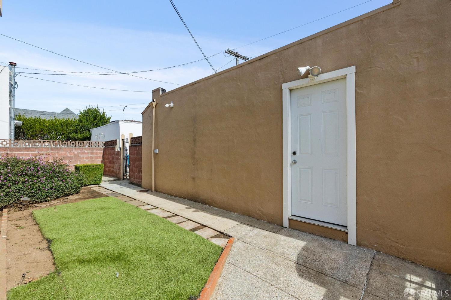 309 San Fernando Way