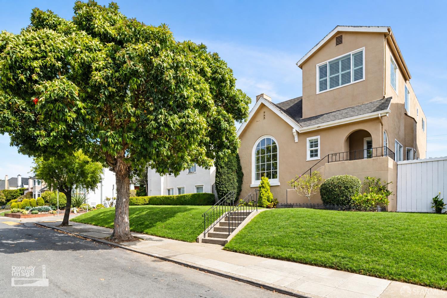 309 San Fernando Way