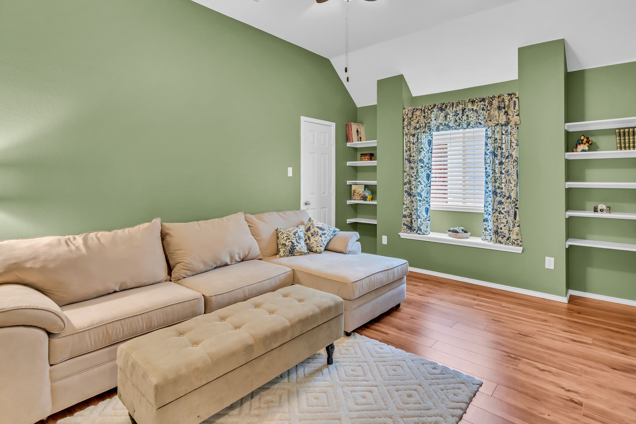 10216 Knights Court