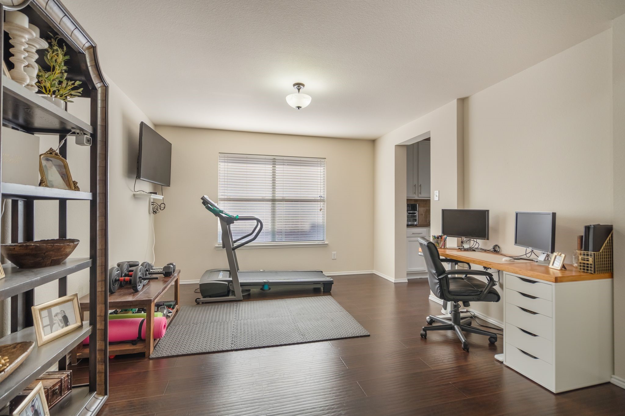 5933 Snow Creek Drive