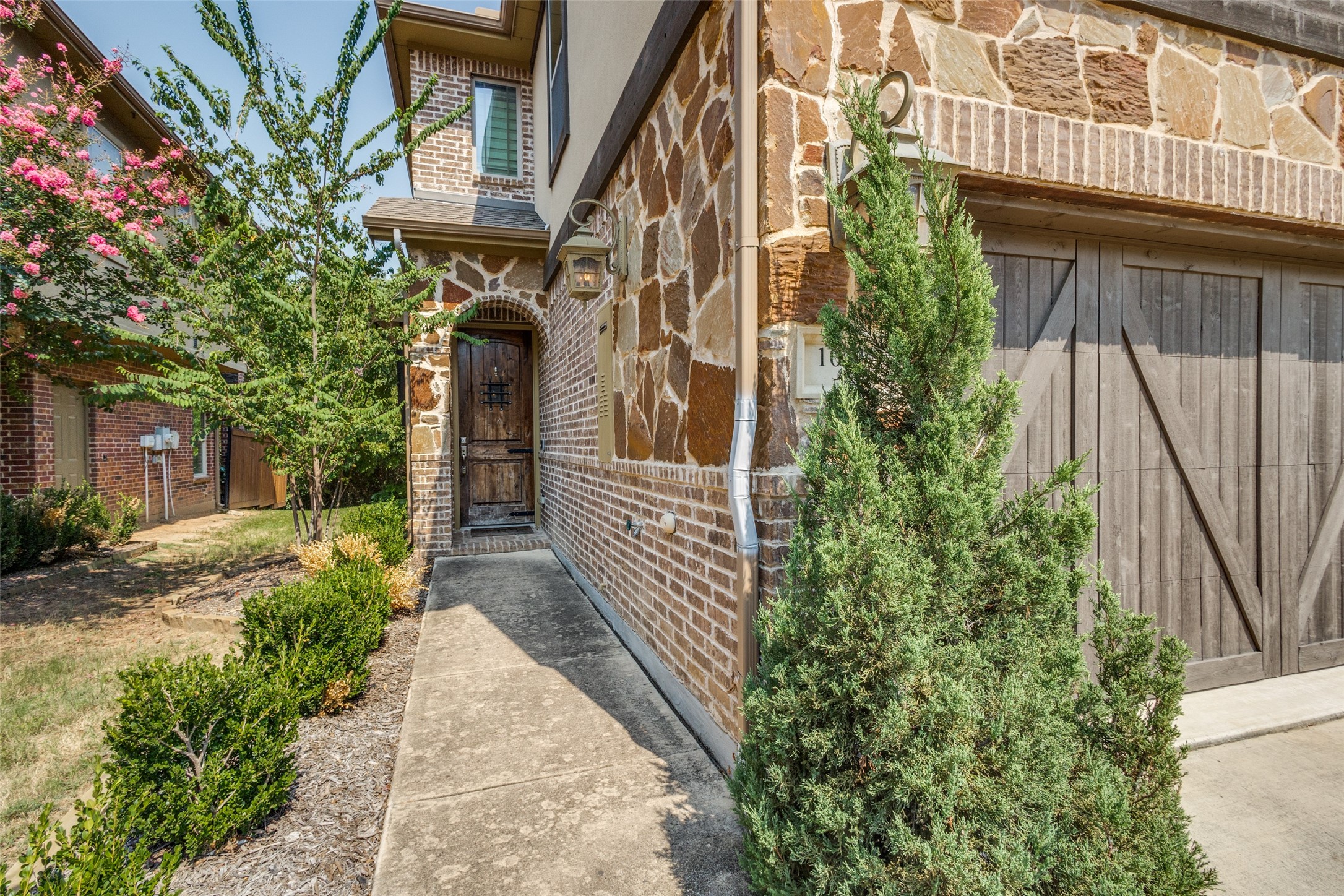 1011 Brook Hollow Drive