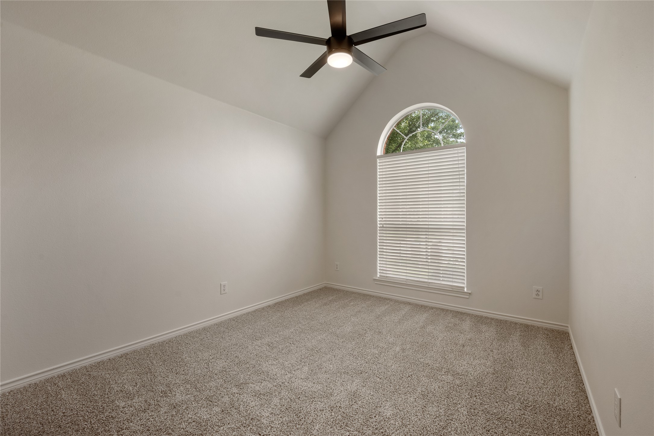 2101 Tarrant Lane