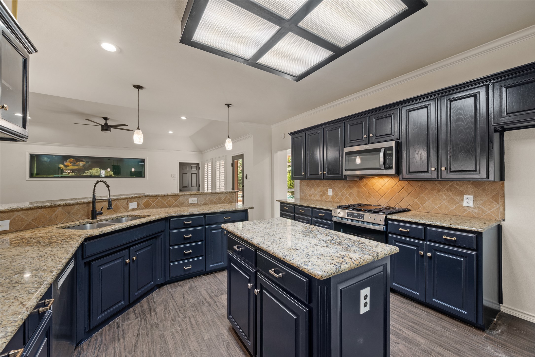 2101 Tarrant Lane
